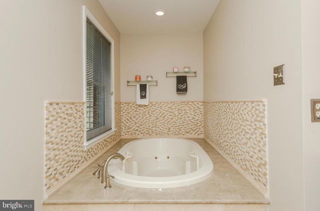 6200 HOMESPUN LN, Falls Church, VA 22044