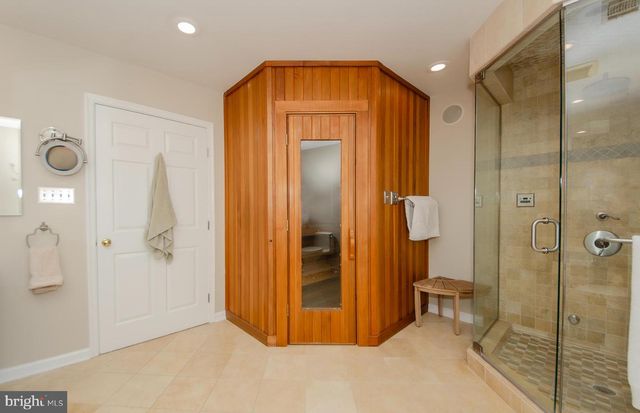 6200 HOMESPUN LN, Falls Church, VA 22044
