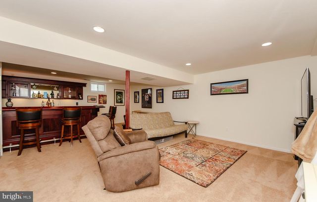 6200 HOMESPUN LN, Falls Church, VA 22044