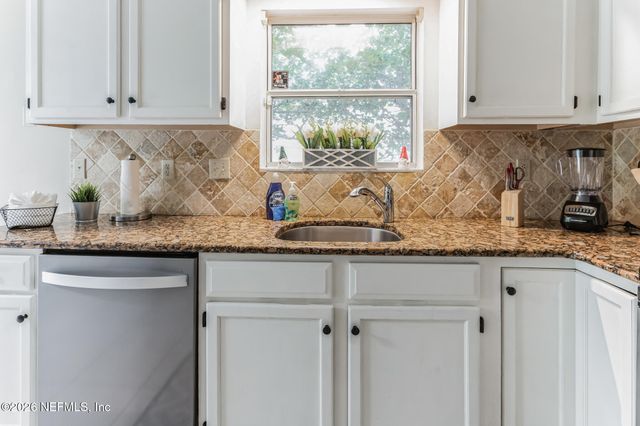 1045 17TH Street N, Jacksonville Beach, FL 32250