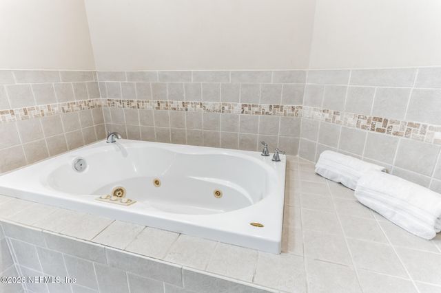 1045 17TH Street N, Jacksonville Beach, FL 32250