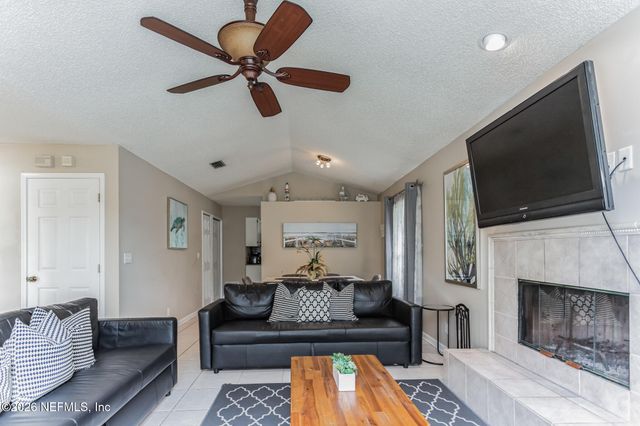 1045 17TH Street N, Jacksonville Beach, FL 32250