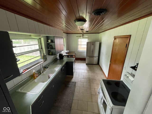 2920 Highwoods Drive, Indianapolis, IN 46222