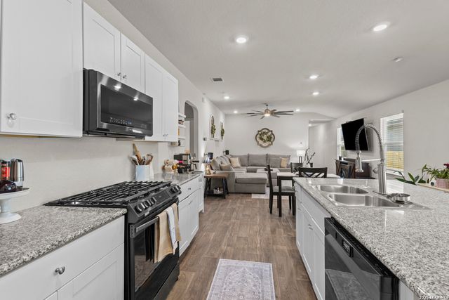 3438 Stoney Bayou, San Antonio, TX 78245