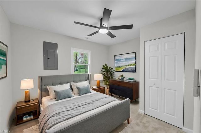 12050 Greenbrier LN, Smithfield, VA 23430