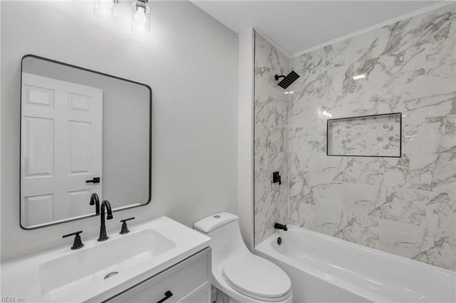 12050 Greenbrier LN, Smithfield, VA 23430