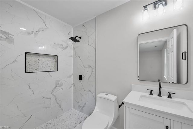 12050 Greenbrier LN, Smithfield, VA 23430