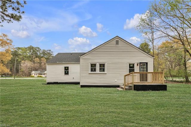 12050 Greenbrier LN, Smithfield, VA 23430