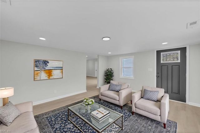 12050 Greenbrier LN, Smithfield, VA 23430