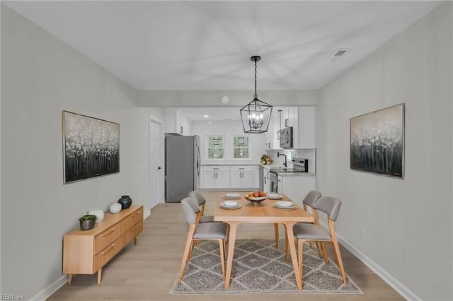 12050 Greenbrier LN, Smithfield, VA 23430