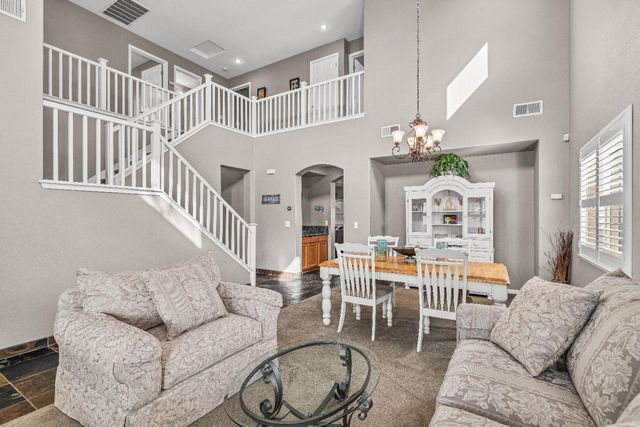 7009 Finale Ln, Hughson, CA 95326