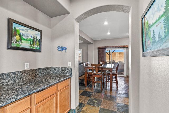 7009 Finale Ln, Hughson, CA 95326