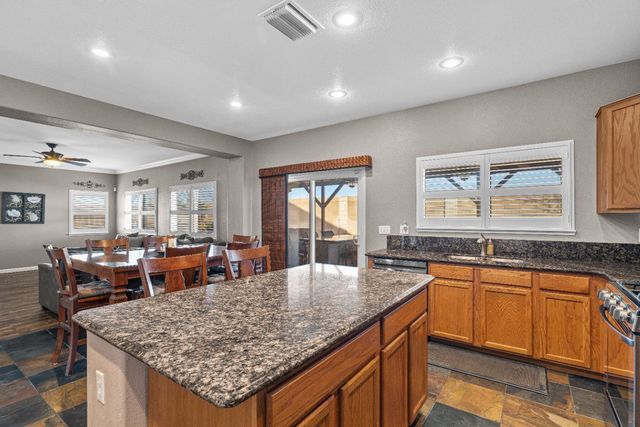 7009 Finale Ln, Hughson, CA 95326