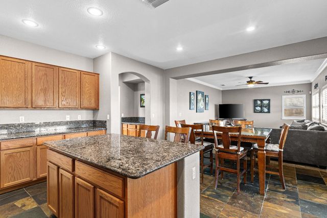 7009 Finale Ln, Hughson, CA 95326