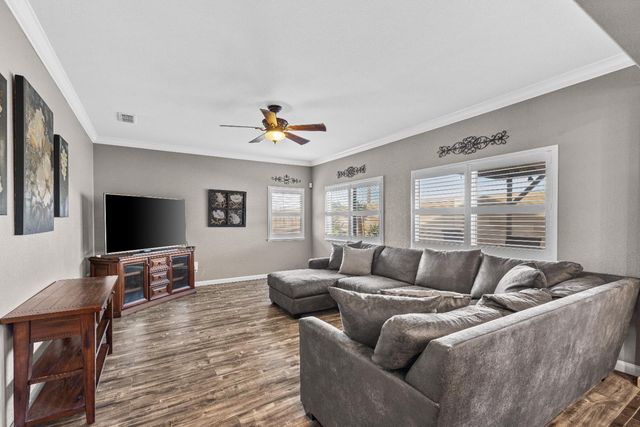 7009 Finale Ln, Hughson, CA 95326