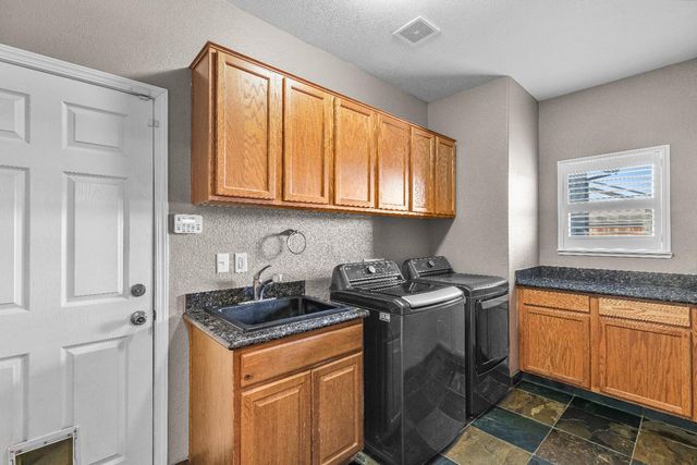 7009 Finale Ln, Hughson, CA 95326