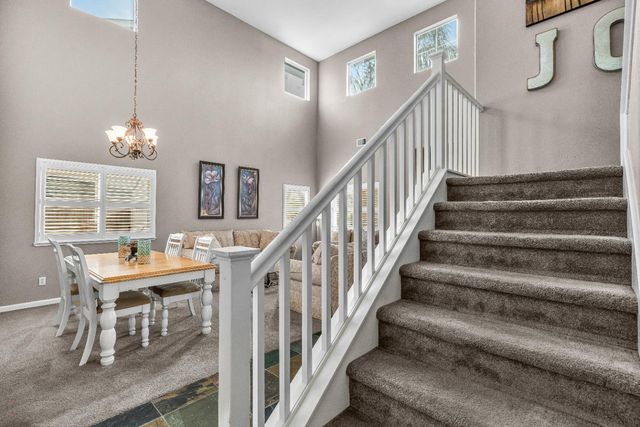 7009 Finale Ln, Hughson, CA 95326