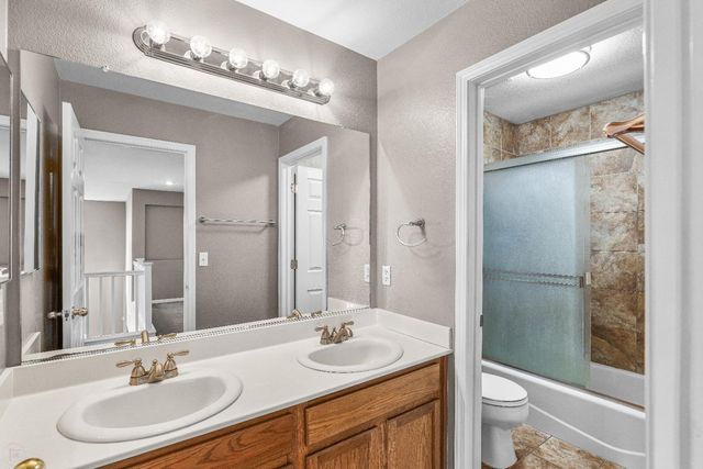 7009 Finale Ln, Hughson, CA 95326