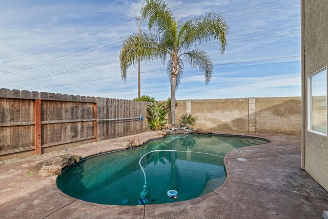 7009 Finale Ln, Hughson, CA 95326