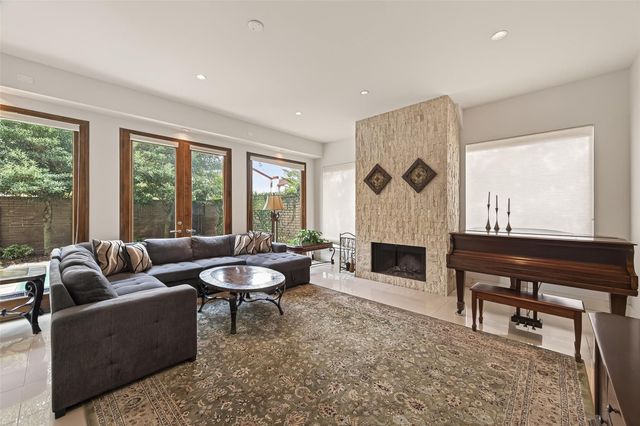 1526 Potomac Drive, Houston, TX 77057