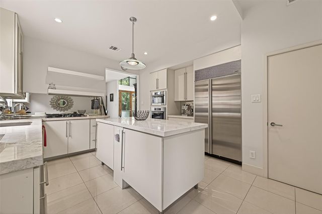 1526 Potomac Drive, Houston, TX 77057