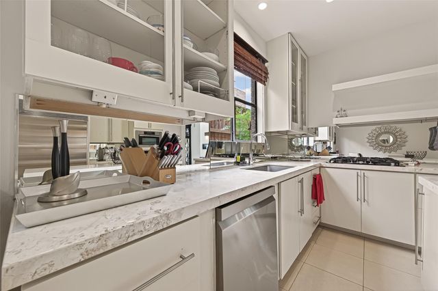 1526 Potomac Drive, Houston, TX 77057