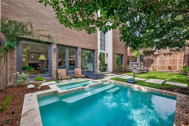 1526 Potomac Drive, Houston, TX 77057