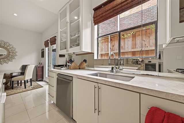 1526 Potomac Drive, Houston, TX 77057