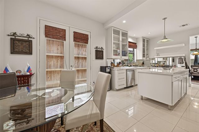 1526 Potomac Drive, Houston, TX 77057