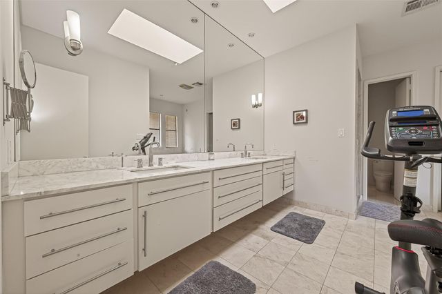 1526 Potomac Drive, Houston, TX 77057