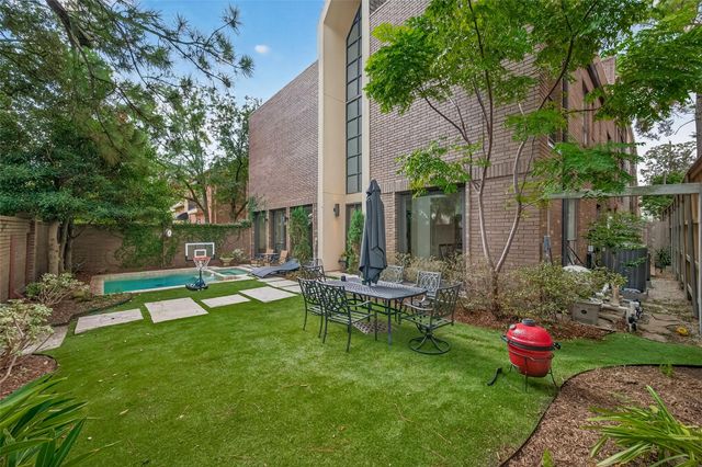 1526 Potomac Drive, Houston, TX 77057