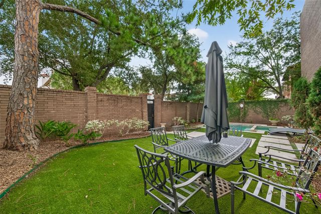 1526 Potomac Drive, Houston, TX 77057