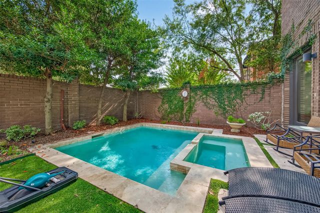 1526 Potomac Drive, Houston, TX 77057