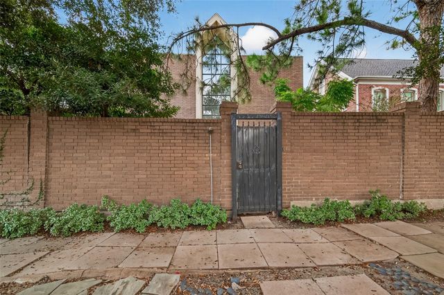 1526 Potomac Drive, Houston, TX 77057