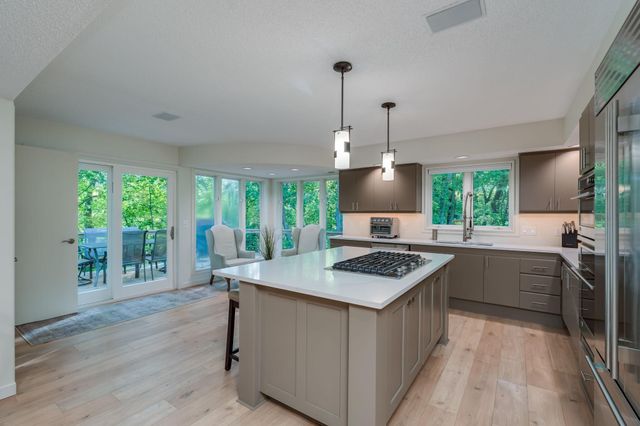 317 Meadow Woods Drive, Mankato, MN 56001