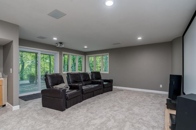 317 Meadow Woods Drive, Mankato, MN 56001