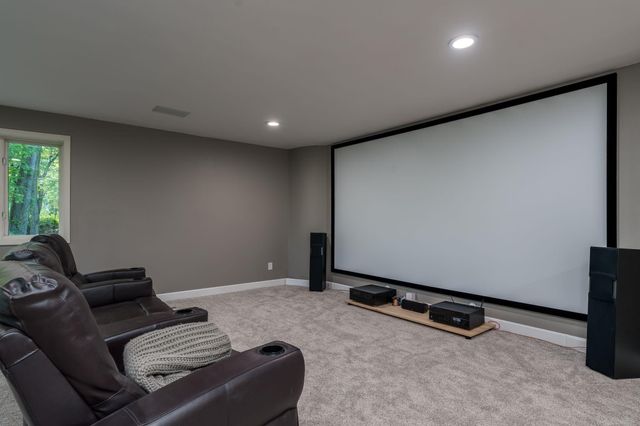 317 Meadow Woods Drive, Mankato, MN 56001