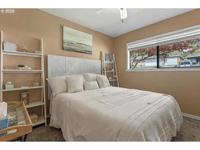 2102 BLOYD St, Kelso, WA 98626