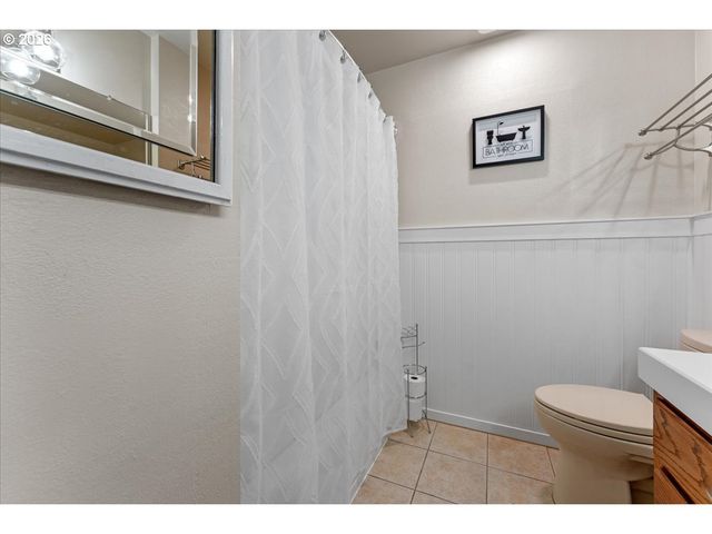 2102 BLOYD St, Kelso, WA 98626