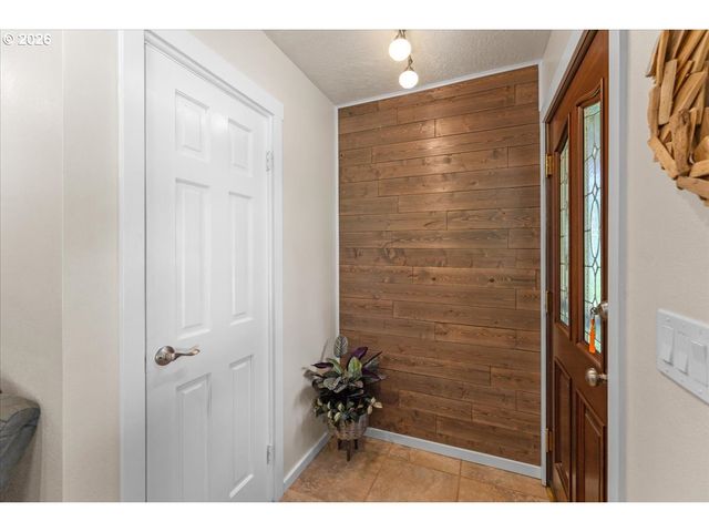 2102 BLOYD St, Kelso, WA 98626