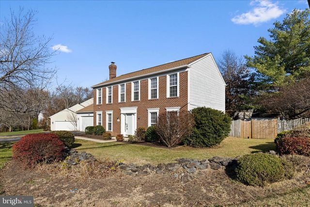 2300 COMMUNITY DR, Waldorf, MD 20601