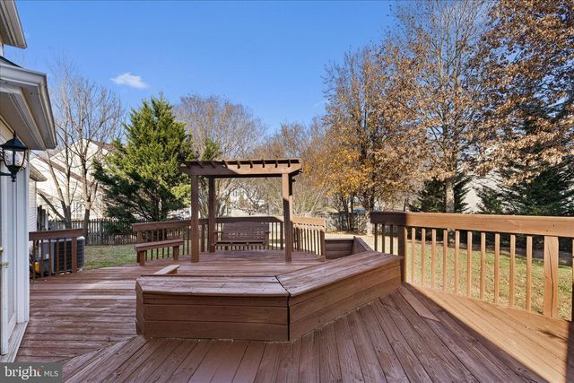 2300 COMMUNITY DR, Waldorf, MD 20601