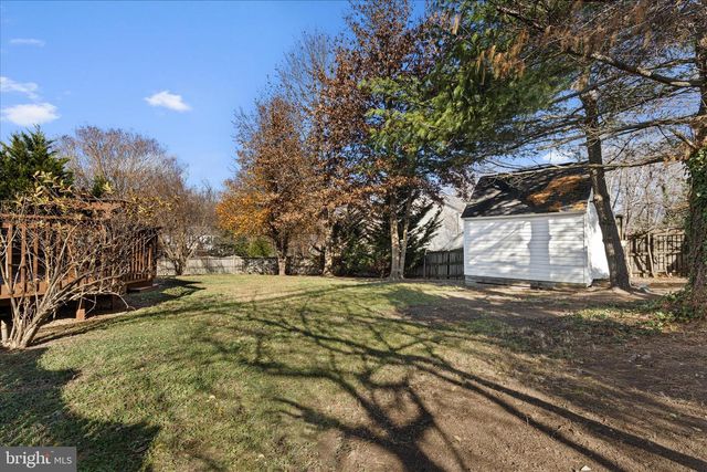 2300 COMMUNITY DR, Waldorf, MD 20601