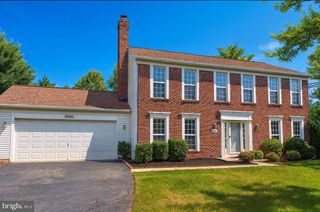 2300 COMMUNITY DR, Waldorf, MD 20601