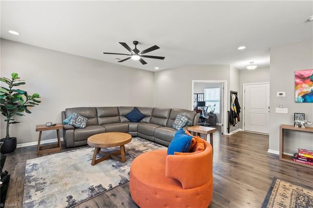 1392 Finwick Drive, Pfafftown, NC 27040