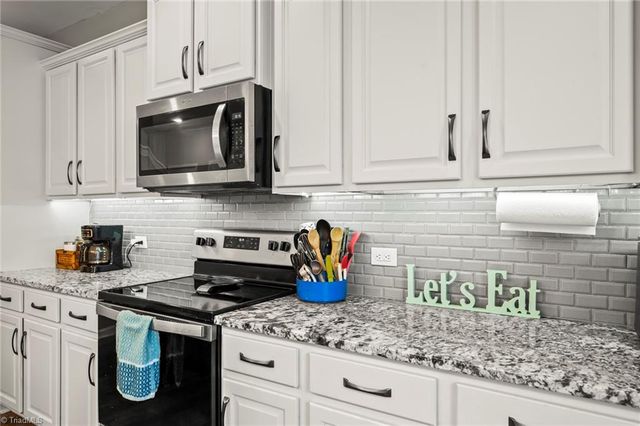 1392 Finwick Drive, Pfafftown, NC 27040