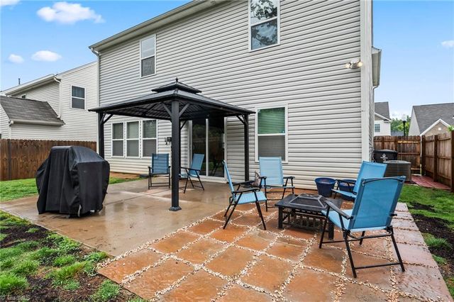 1392 Finwick Drive, Pfafftown, NC 27040