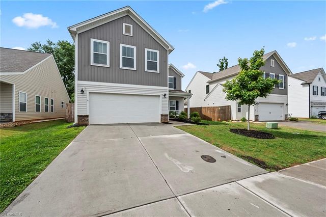 1392 Finwick Drive, Pfafftown, NC 27040
