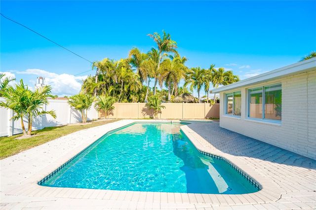 455 81ST AVENUE, St Pete Beach, FL 33706