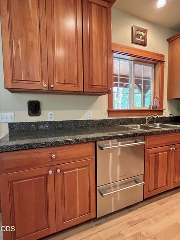 53556 Kokanee Way, La Pine, OR 97739
